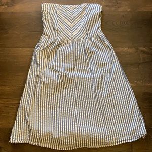 Strapless dress with side zip